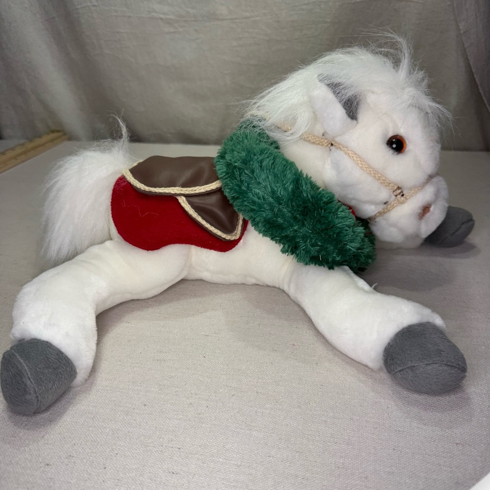 Wells Fargo Plush Horse with Wreath - 2003 - Toys R Us - Vintage - Picture 3 of 15